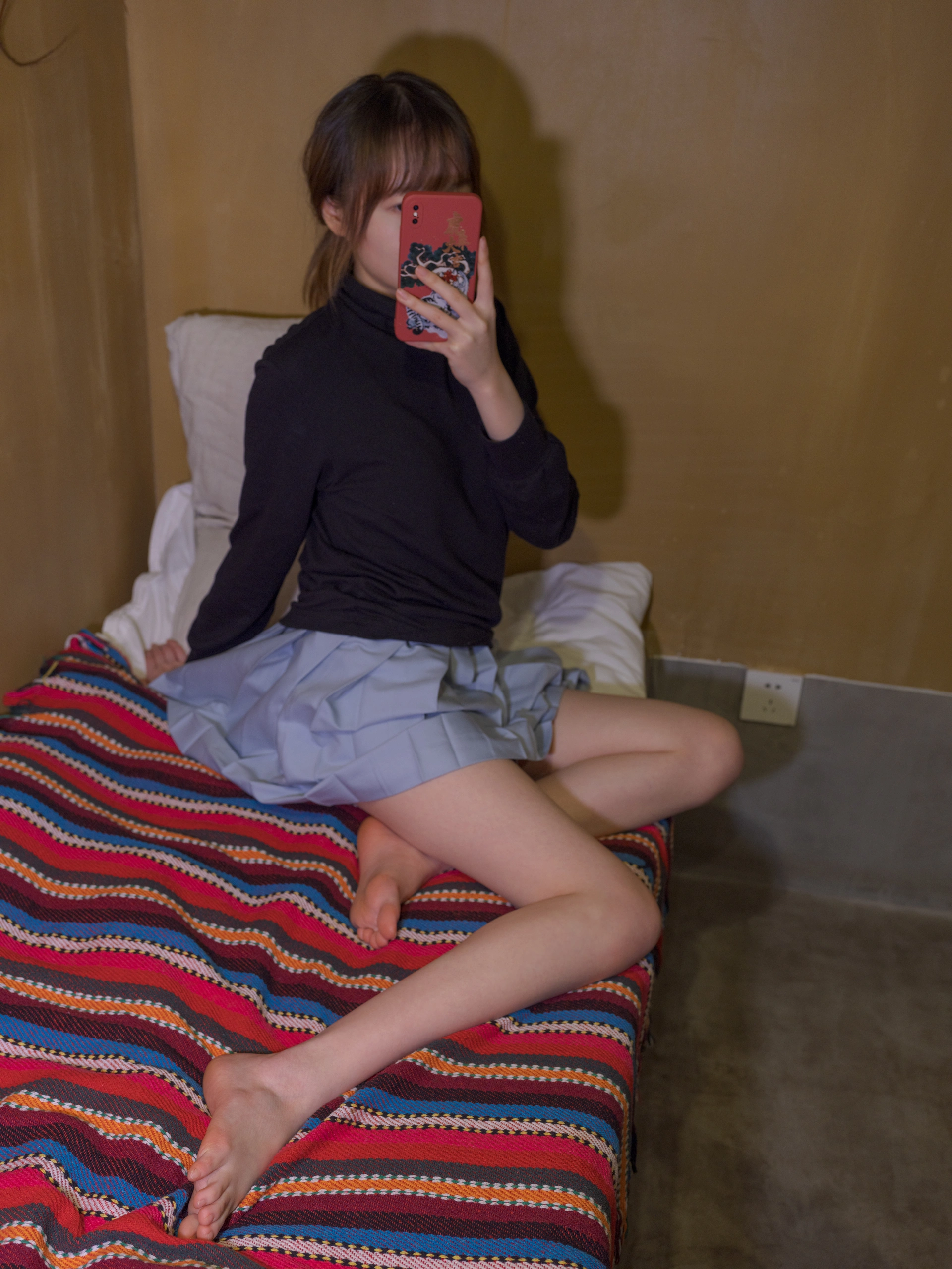 森萝财团写真 – Aika 裸足插图9